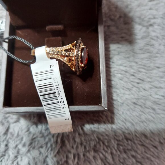 NWT Le Vian Garnet (4 ct. tw) & Diamond (7/8 ct.t.w.) Statement Ring in 14k RG - Picture 3 of 4